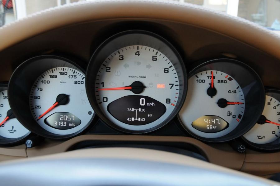  Porsche 911 Carrera 4S 2009 года  (фото 16 из 63)